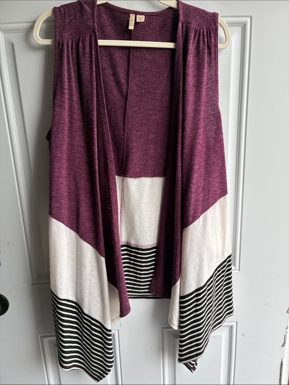 Sleeveless Open Front Colorblock Vest - Plum White Black